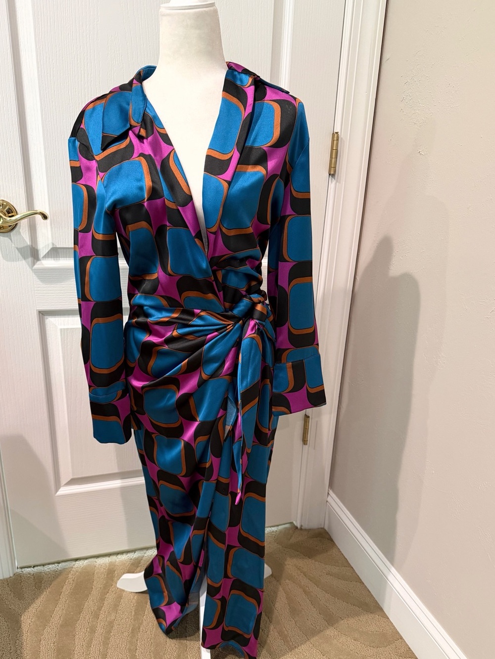 NWT Women’s Blue & Purple Geometric Wrap Dress